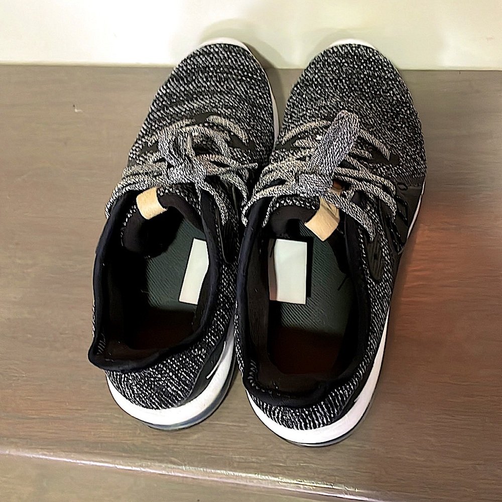 Nike Air Max Sequent 3, Size 6